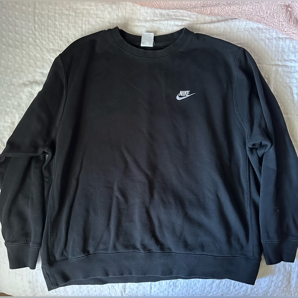 Nike Men's Classic Black Crewneck Sweater - Picture 1 of 1